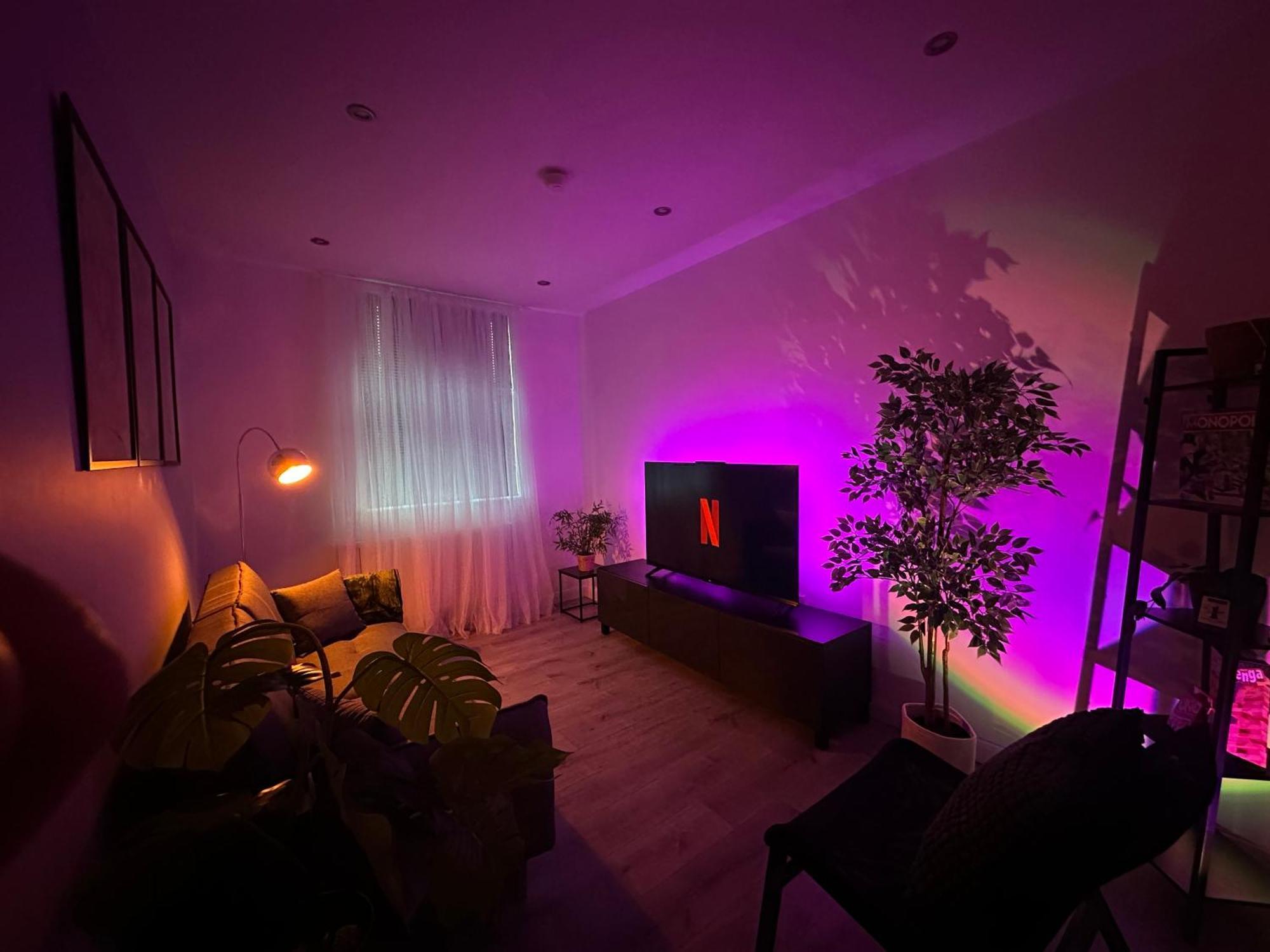 Retro Suite A Luxury Apartment With King Size Bed Wii Games And Entertainment Лестер Екстер'єр фото